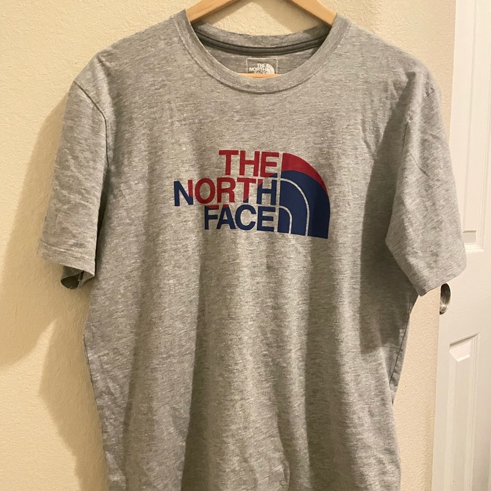 The North Face International Collection South Korea Graphic T shirt Size Medium